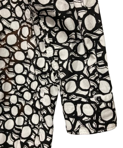 BLACK COMME des GARCONS（ブラックコムデギャルソン）BLACK COMME des GARCONS (ブラックコムデギャルソン) 総柄ロングシャツ ブラック×ホワイト サイズ:Lの古着・服飾アイテム