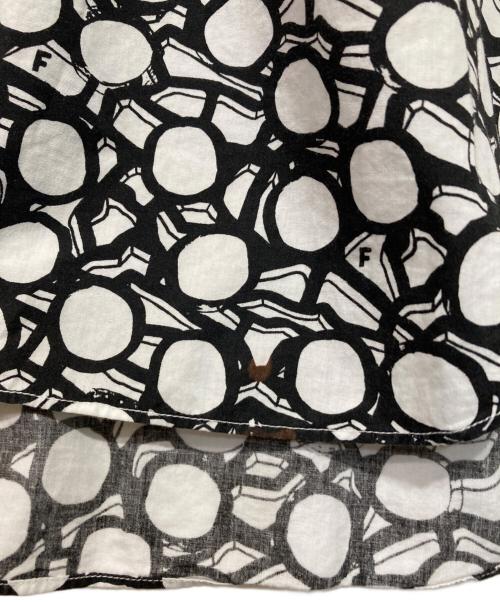 BLACK COMME des GARCONS（ブラックコムデギャルソン）BLACK COMME des GARCONS (ブラックコムデギャルソン) 総柄ロングシャツ ブラック×ホワイト サイズ:Lの古着・服飾アイテム