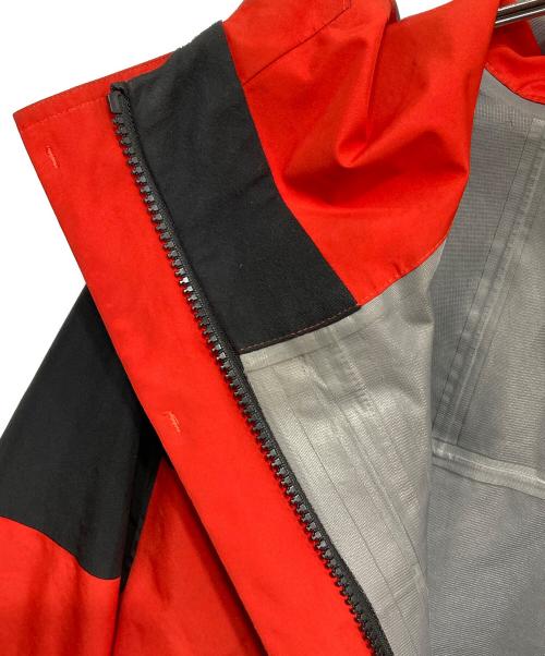 NIKE ACG（ナイキエーシージー）NIKE ACG (ナイキエーシージー) GORE-TEX JACKET レッド×ブラック サイズ:Sの古着・服飾アイテム