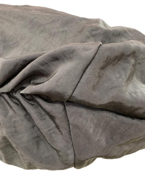 OUAT（オーユーエーティー）OUAT (オーユーエーティー) OFFICE BAG /オフィス ギャザーショルダーバッグ グレーの古着・服飾アイテム