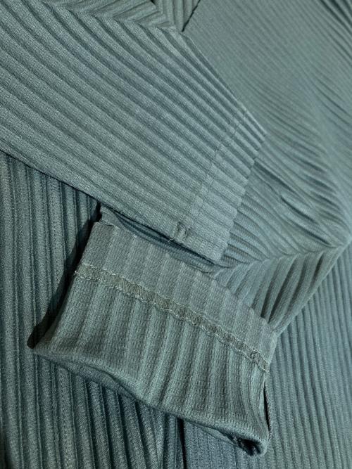 HOMME PLISSE ISSEY MIYAKE（オム プリッセ イッセイ ミヤケ）HOMME PLISSE ISSEY MIYAKE (オム プリッセ イッセイ ミヤケ) プリーツイージーコーチジャケット グリーン サイズ:3の古着・服飾アイテム