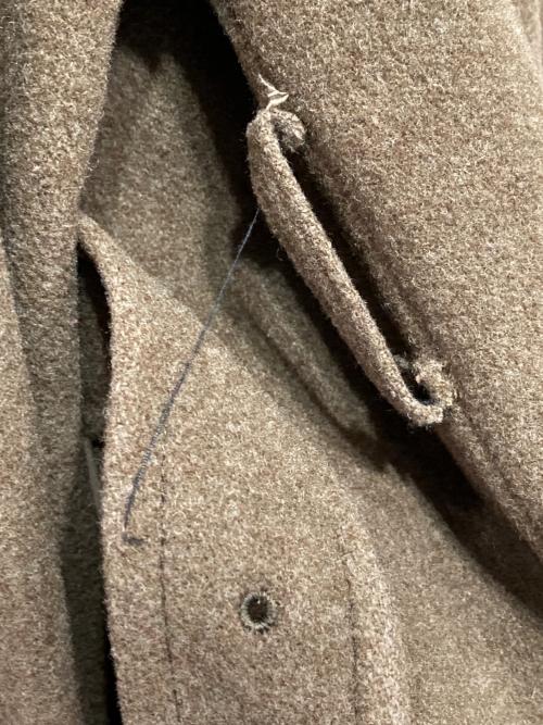 COMME des GARCONS HOMME PLUS（コムデギャルソンオムプリュス）COMME des GARCONS HOMME PLUS (コムデギャルソンオムプリュス) ウールナイロンミリタリーコート カーキ サイズ:Sの古着・服飾アイテム