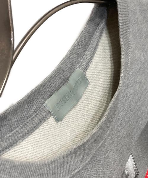 GOD SELECTION XXX（ゴッド セレクション トリプルエックス）GOD SELECTION XXX (ゴッドセレクショントリプルエックス) プリントスウェット ライトグレー サイズ:Mの古着・服飾アイテム