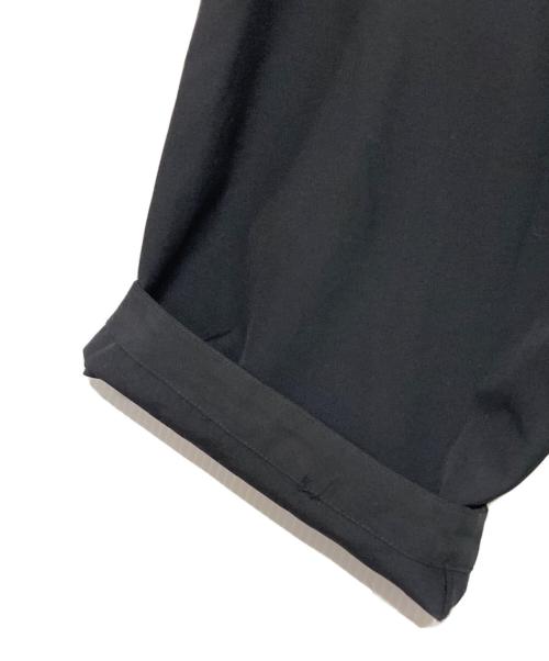 ISSEY MIYAKE（イッセイミヤケ）ISSEY MIYAKE (イッセイミヤケ) ラップテーパードパンツ ブラック サイズ:Mの古着・服飾アイテム