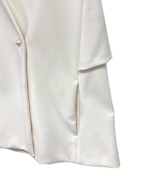 UNITED ARROWS（ユナイテッドアローズ）UNITED ARROWS (ユナイテッドアローズ) パールモチーフ バックペプラム ベスト アイボリー サイズ:36の古着・服飾アイテム