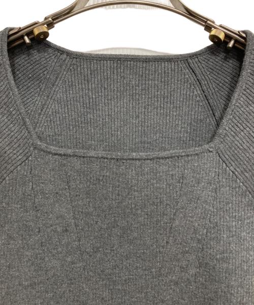anuans（アニュアンス）anuans (アニュアンス) シルクカシミアブレンドデコルテリブニット グレー サイズ:Fの古着・服飾アイテム