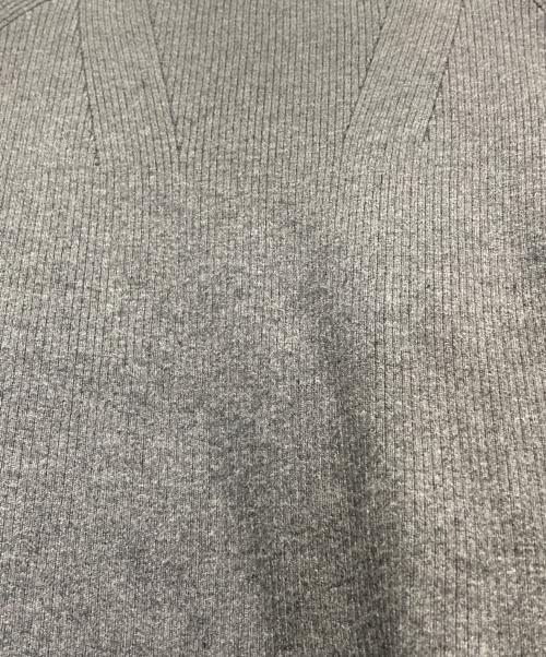 anuans（アニュアンス）anuans (アニュアンス) シルクカシミアブレンドデコルテリブニット グレー サイズ:Fの古着・服飾アイテム