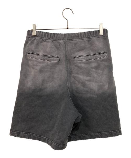 in stru（インストルメンタル）in stru (インストルメンタル) Maison MIHARA YASUHIRO (メゾン ミハラ ヤスヒロ) Sun Faded Like Distressed Sweat Shorts グレー サイズ:46の古着・服飾アイテム