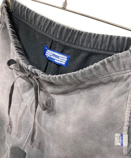 in stru（インストルメンタル）in stru (インストルメンタル) Maison MIHARA YASUHIRO (メゾン ミハラ ヤスヒロ) Sun Faded Like Distressed Sweat Shorts グレー サイズ:46の古着・服飾アイテム