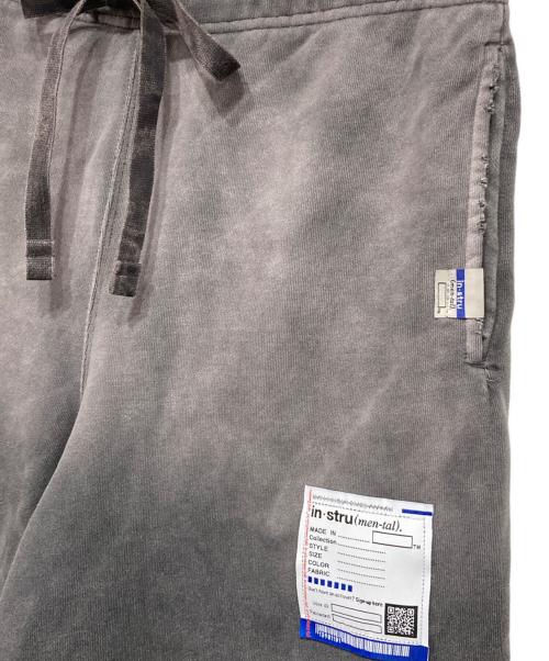 in stru（インストルメンタル）in stru (インストルメンタル) Maison MIHARA YASUHIRO (メゾン ミハラ ヤスヒロ) Sun Faded Like Distressed Sweat Shorts グレー サイズ:46の古着・服飾アイテム
