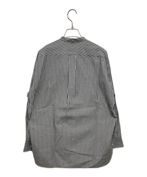 YLEVE（イレーヴ）YLEVE (イレーヴ) バンドカラー ストライププルオーバー グレーの古着・服飾アイテム