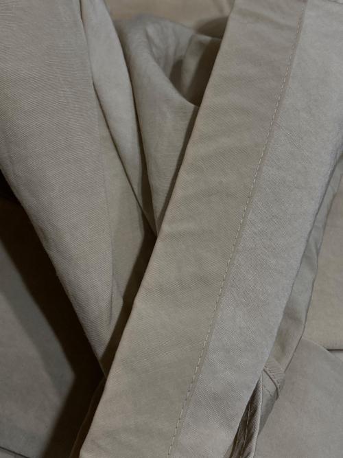 Rouge vif（ルージュヴィフ）Rouge vif (ルージュヴィフ) ナイロンコート ベージュ サイズ:記載無しの古着・服飾アイテム