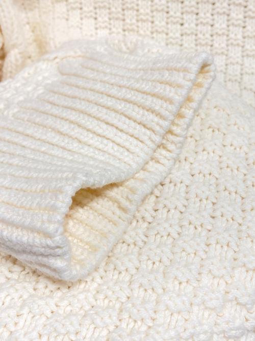 darich（ダーリッチ）Darich (ダーリッチ) ケーブルDDロゴVネックニットフーディ アイボリー サイズ:Freeの古着・服飾アイテム