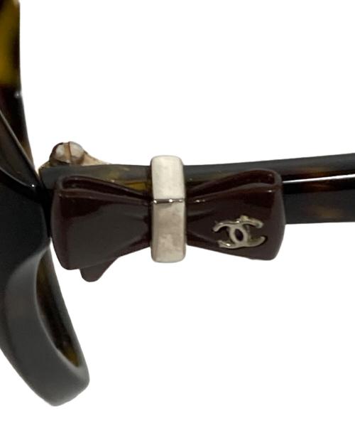 CHANEL（シャネル）CHANEL (シャネル) サイドリボンサングラス ブラウン サイズ:SIZE 58-16の古着・服飾アイテム