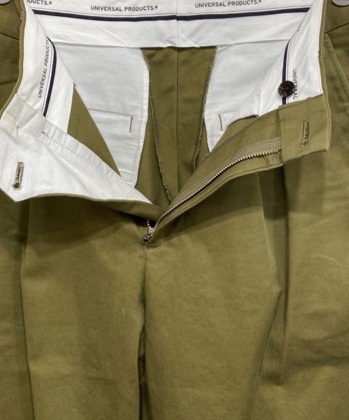UNIVERSAL PRODUCTS.（ユニバーサルプロダクツ）UNIVERSAL PRODUCTS. (ユニバーサルプロダクツ) COTTON 1TUCK TROUSERS カーキ サイズ:2の古着・服飾アイテム