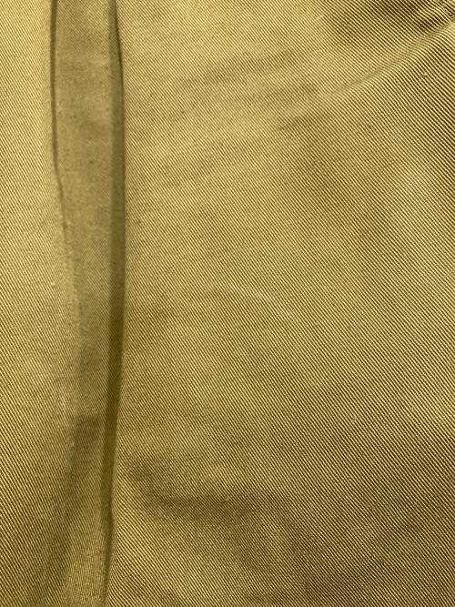 UNIVERSAL PRODUCTS.（ユニバーサルプロダクツ）UNIVERSAL PRODUCTS. (ユニバーサルプロダクツ) COTTON 1TUCK TROUSERS カーキ サイズ:2の古着・服飾アイテム
