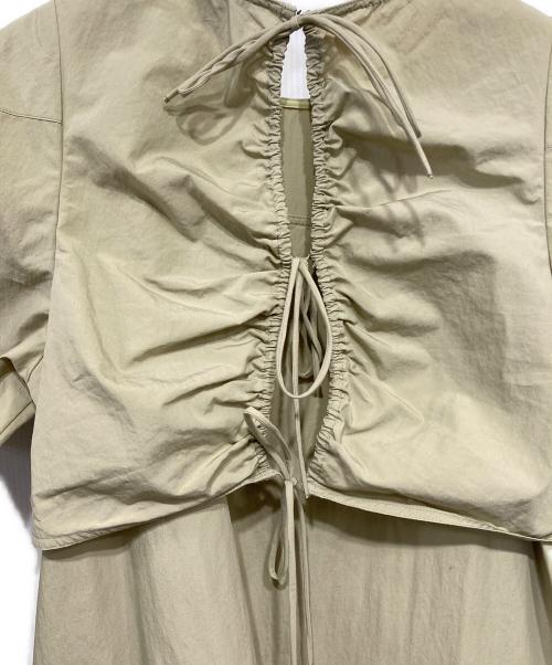 UNITED ARROWS（ユナイテッドアローズ）UNITED ARROWS (ユナイテッドアローズ) オープン バックリボン ワンピース カーキ サイズ:36の古着・服飾アイテム