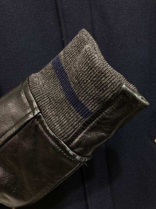 JOHN LAWRENCE SULLIVAN（ジョン ローレンス サリバン）JOHN LAWRENCE SULLIVAN (ジョン ローレンス サリバン) レザースリーブスタジャン ネイビー×ブラック サイズ:36の古着・服飾アイテム