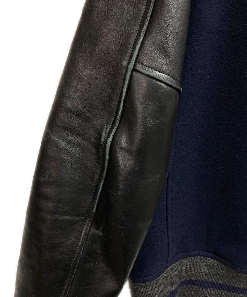 JOHN LAWRENCE SULLIVAN（ジョン ローレンス サリバン）JOHN LAWRENCE SULLIVAN (ジョン ローレンス サリバン) レザースリーブスタジャン ネイビー×ブラック サイズ:36の古着・服飾アイテム