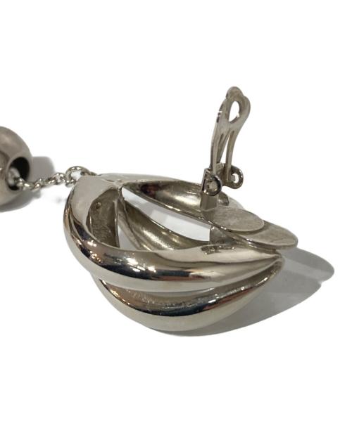 TOGA PULLA（トーガ プルラ）TOGA PULLA (トーガ プルラ) メタルイヤリング ベージュ×シルバーの古着・服飾アイテム