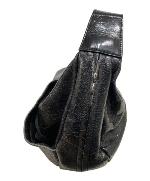 Ameri（アメリ）AMERI (アメリ) cracked leather body bag ブラックの古着・服飾アイテム