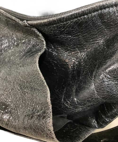 Ameri（アメリ）AMERI (アメリ) cracked leather body bag ブラックの古着・服飾アイテム