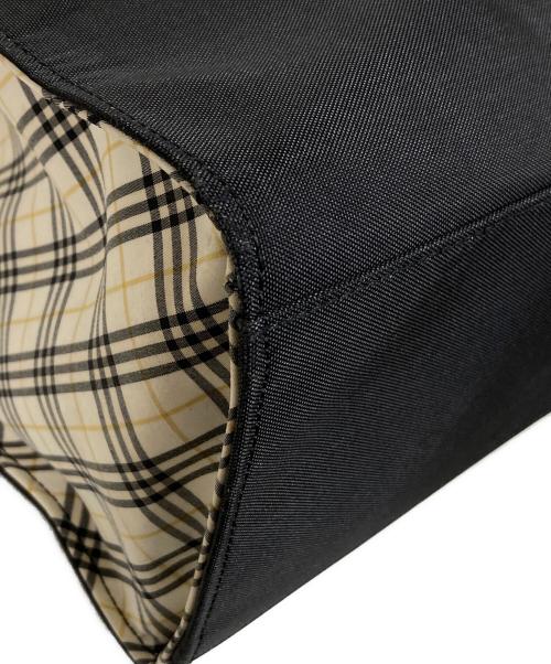 BLUE LABEL CRESTBRIDGE（ブルーレーベルクレストブリッジ）BLUE LABEL CRESTBRIDGE (ブルーレーベルクレストブリッジ) ハンドバッグ ブラック×アイボリーの古着・服飾アイテム