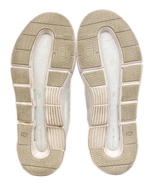 on（オン）On (オン) The Roger Advantage ホワイト サイズ:24の古着・服飾アイテム