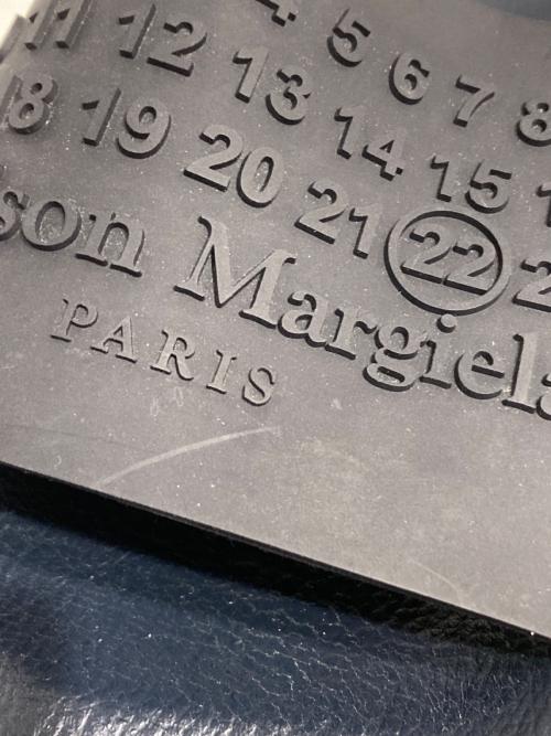 Maison Margiela（メゾンマルジェラ）Maison Margiela (メゾンマルジェラ) カレンダーロゴスライドサンダル ネイビー サイズ:43の古着・服飾アイテム