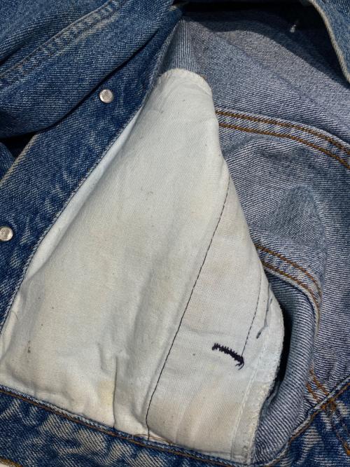 LEVI'S（リーバイス）LEVI'S (リーバイス) 4th Trucker Denim Jacket/トラッカーデニムジャケット インディゴ サイズ:40の古着・服飾アイテム