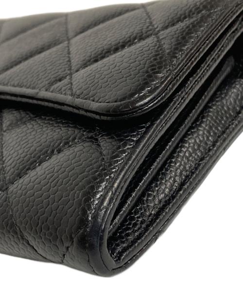 CHANEL（シャネル）CHANEL (シャネル) キャビアスキンフラップウォレット ブラックの古着・服飾アイテム