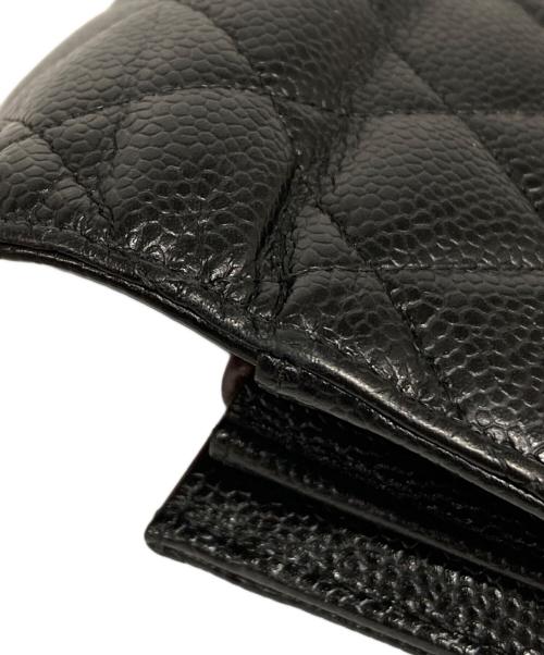 CHANEL（シャネル）CHANEL (シャネル) キャビアスキンフラップウォレット ブラックの古着・服飾アイテム