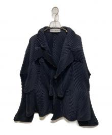 ISSEY MIYAKE（イッセイミヤケ）の古着「3D steam stretch pleat jacket」｜ブラック×ネイビー