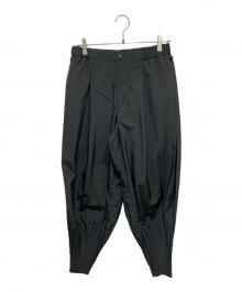 HOMME PLISSE ISSEY MIYAKE（オム プリッセ イッセイ ミヤケ）の古着「プリーツジョガーパンツ」｜ブラック
