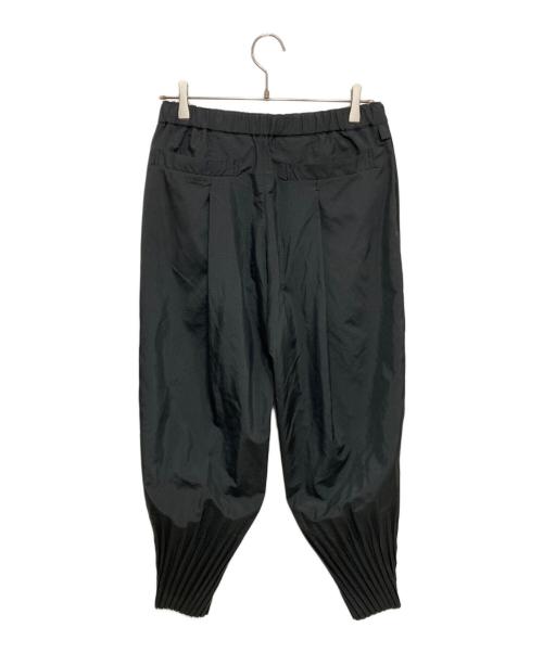 HOMME PLISSE ISSEY MIYAKE（オム プリッセ イッセイ ミヤケ）HOMME PLISSE ISSEY MIYAKE (オム プリッセ イッセイ ミヤケ) プリーツジョガーパンツ ブラック サイズ:2の古着・服飾アイテム