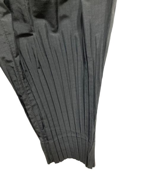 HOMME PLISSE ISSEY MIYAKE（オム プリッセ イッセイ ミヤケ）HOMME PLISSE ISSEY MIYAKE (オム プリッセ イッセイ ミヤケ) プリーツジョガーパンツ ブラック サイズ:2の古着・服飾アイテム