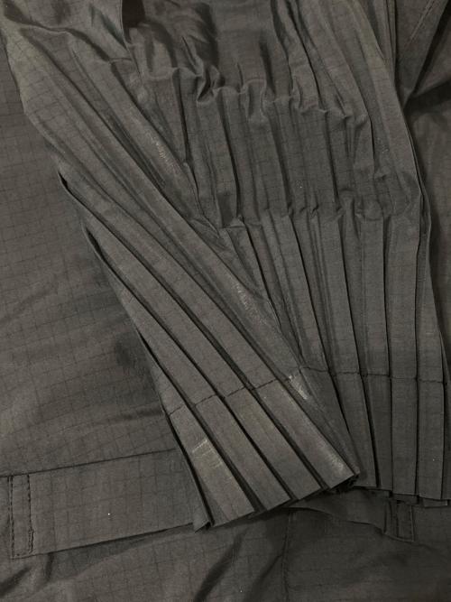 HOMME PLISSE ISSEY MIYAKE（オム プリッセ イッセイ ミヤケ）HOMME PLISSE ISSEY MIYAKE (オム プリッセ イッセイ ミヤケ) プリーツジョガーパンツ ブラック サイズ:2の古着・服飾アイテム