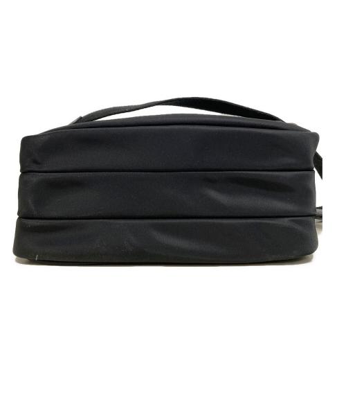 ANYA HINDMARCH（アニヤ・ハインドマーチ）ANYA HINDMARCH (アニヤ・ハインドマーチ) トリプル・ジップ・クロスボディ ブラックの古着・服飾アイテム