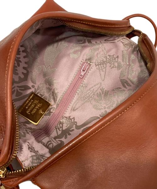 Vivienne Westwood（ヴィヴィアンウエストウッド）Vivienne Westwood (ヴィヴィアンウエストウッド) オーブ レザーフラップショルダーバッグ ブラウンの古着・服飾アイテム