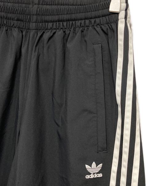 adidas（アディダス）adidas (アディダス) オーバーサイズ ジップオフトラックパンツ ホワイト×ブラック サイズ:J:Mの古着・服飾アイテム