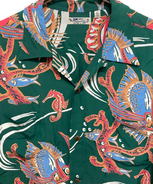 Sun Surf（サンサーフ）Sun Surf (サンサーフ) MAUNA KEA GALLERIES (マウナケアギャラリーズ) 別注アロハシャツLS レッド×グリーン サイズ:XLの古着・服飾アイテム