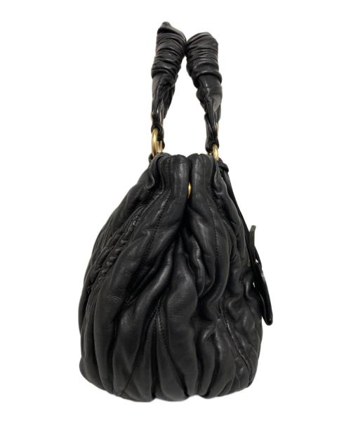 MIU MIU（ミュウミュウ）MIU MIU (ミュウミュウ) マトラッセハンドバッグ ブラックの古着・服飾アイテム