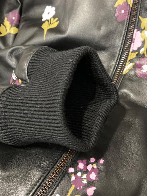 Kate Spade（ケイトスペード）Kate Spade (ケイトスペード) ラムレザーフラワープリントブルゾン ラベンダー×ブラック サイズ:Mの古着・服飾アイテム