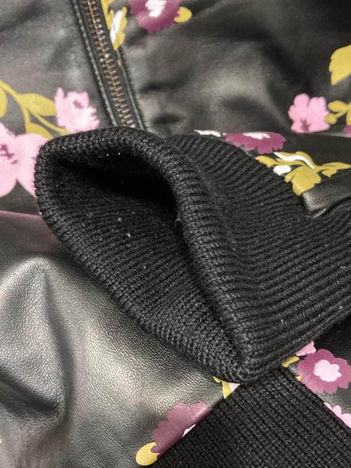 Kate Spade（ケイトスペード）Kate Spade (ケイトスペード) ラムレザーフラワープリントブルゾン ラベンダー×ブラック サイズ:Mの古着・服飾アイテム