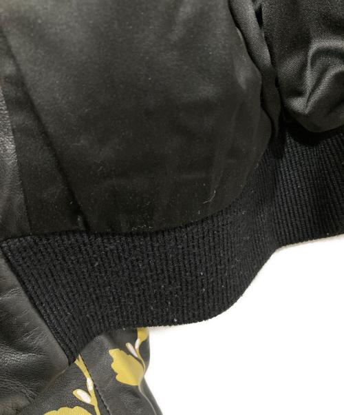Kate Spade（ケイトスペード）Kate Spade (ケイトスペード) ラムレザーフラワープリントブルゾン ラベンダー×ブラック サイズ:Mの古着・服飾アイテム