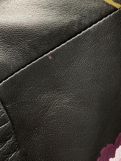 Kate Spade（ケイトスペード）Kate Spade (ケイトスペード) ラムレザーフラワープリントブルゾン ラベンダー×ブラック サイズ:Mの古着・服飾アイテム
