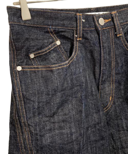 NVRFRGT（ネヴァーフォーゲット）NVRFRGT (ネヴァーフォーゲット) 3D TWISTED WIDE LEG JEANS インディゴ サイズ:1の古着・服飾アイテム