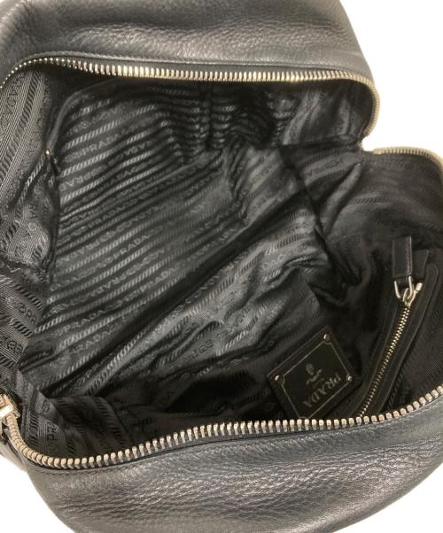 PRADA（プラダ）PRADA (プラダ) レザーロゴハンドバッグ ブラックの古着・服飾アイテム