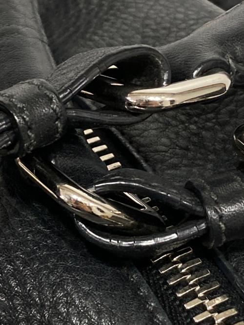 PRADA（プラダ）PRADA (プラダ) レザーロゴハンドバッグ ブラックの古着・服飾アイテム