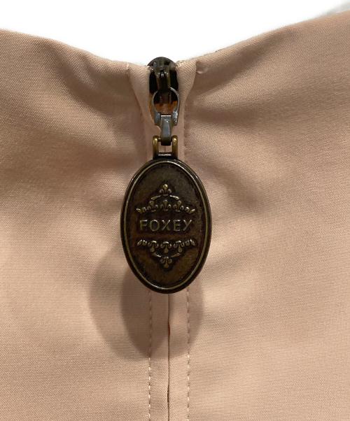 FOXEY NEWYORK（フォクシーニューヨーク）FOXEY NEWYORK (フォクシーニューヨーク) レイニーベル-ドレスワンピース ベージュ サイズ:38の古着・服飾アイテム